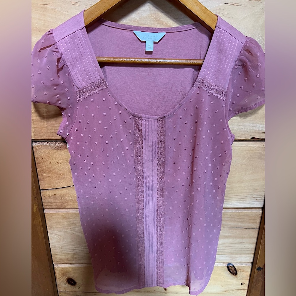 LC Lauren Conrad Pink Textured Blouse Size S Feminine Romantic Short Sleeve